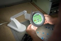 Daylight UN1050 LED Magnifying Desk Lamp
